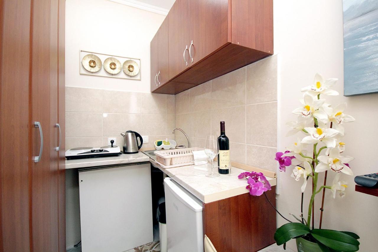 Appartement Studio Apartman Sveti Stefan Extérieur photo
